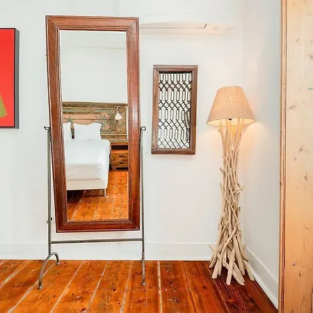 Portuguese Inspired Deco, Downtown Flat For 6 *