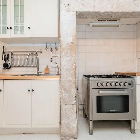 Apartamento Portuguese Inspired Deco, Downtown Flat For 6 *